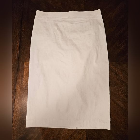 2 skirts (brown & white) - Picture 6 of 8